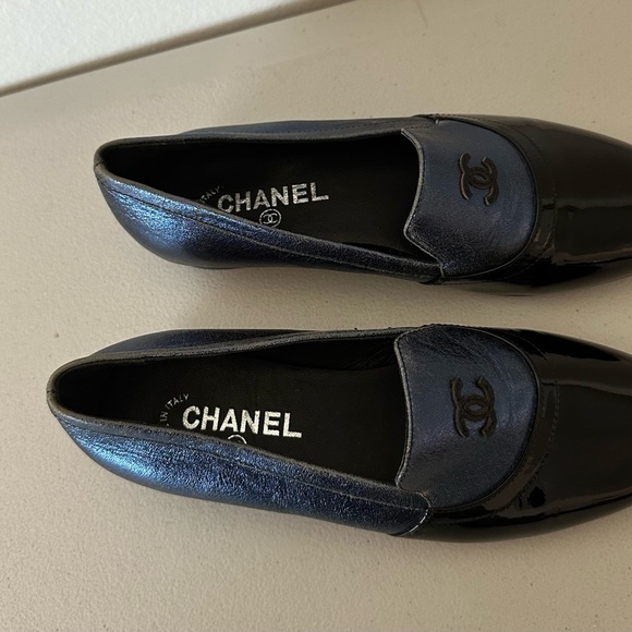 VINTAGE CHANEL PATENT Leather round Toe Loafers - Picture 13 of 14